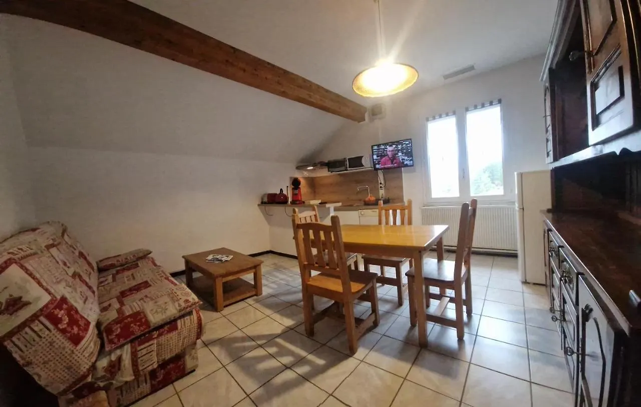 Appartement Chalet les Moineaux Chambres d'Hôtes Jausiers France