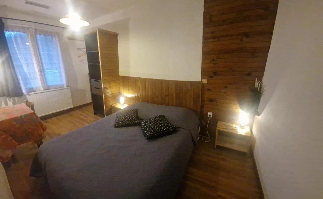 Chalet Les Moineaux Chambres D'Hotes Jausiers Apartment