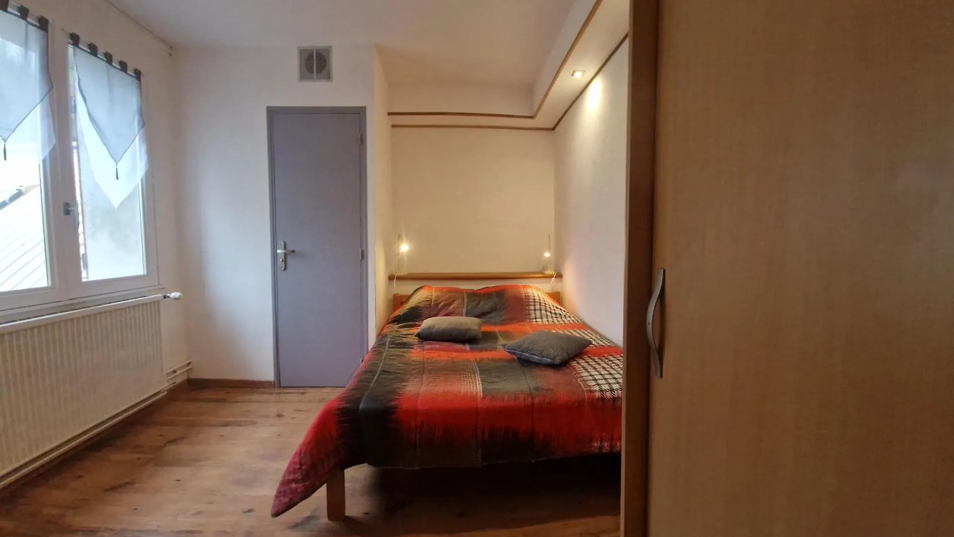 Apartment Chalet Les Moineaux Chambres D'Hotes Jausiers Frankreich