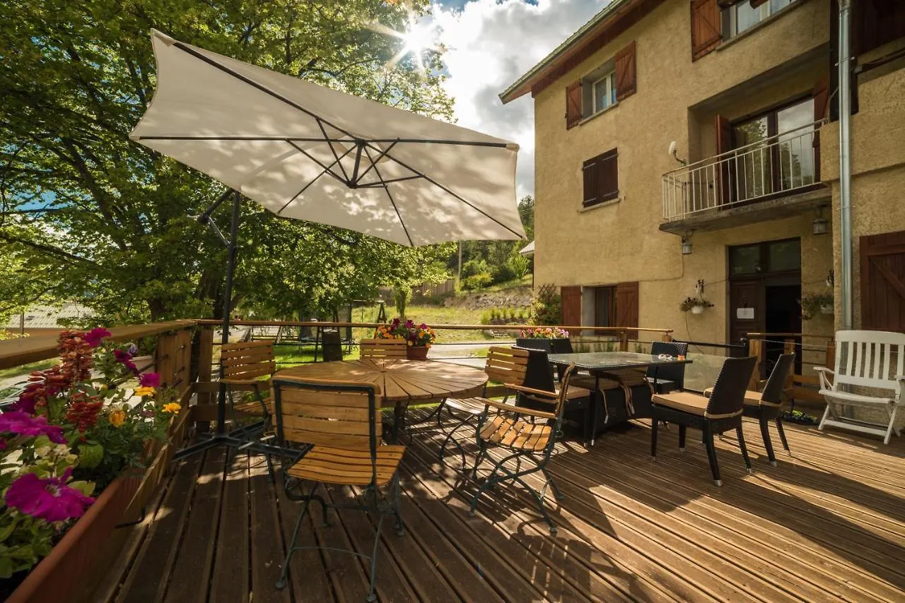 Chalet Les Moineaux Chambres D'Hotes Jausiers Apartment